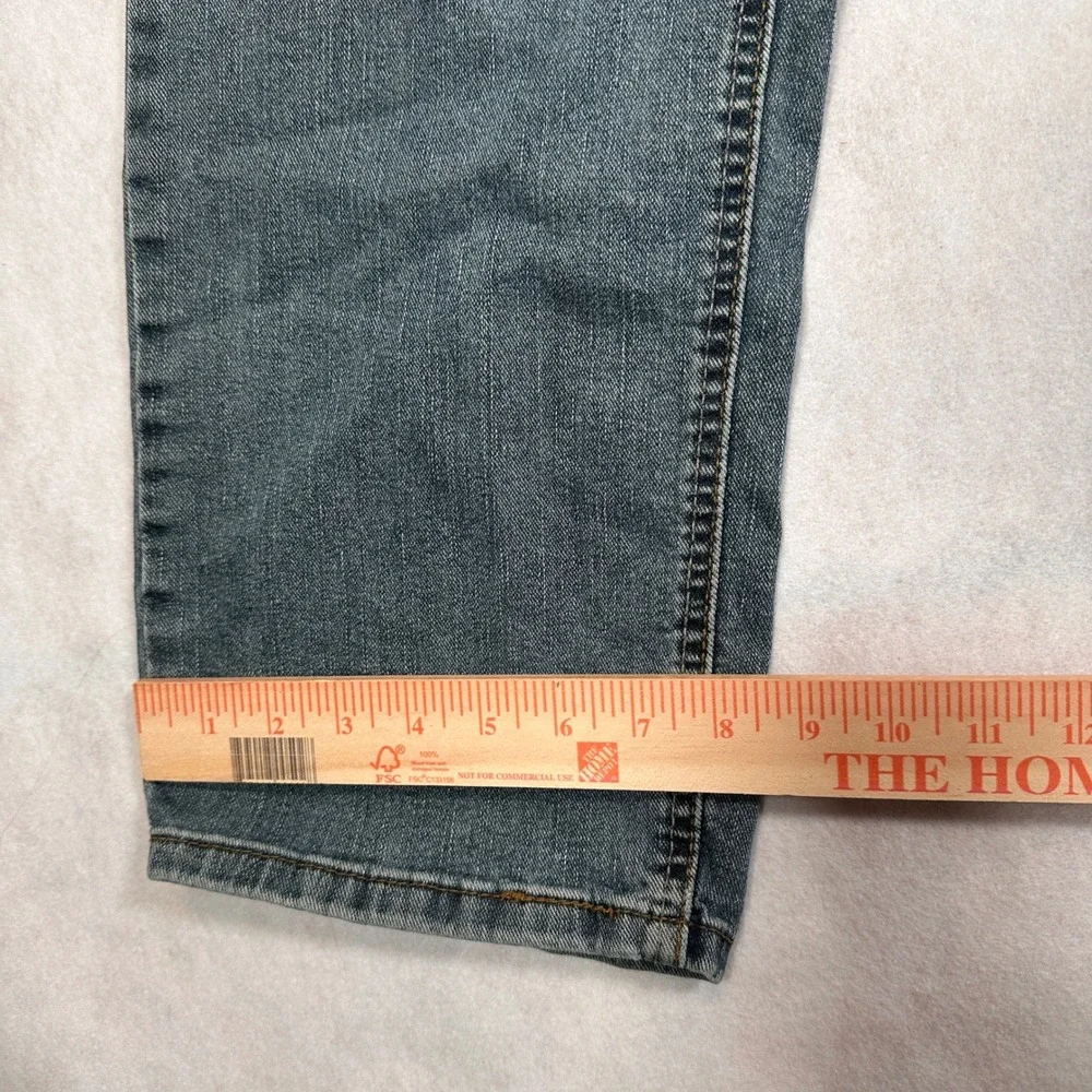 Signature Levi Strauss Jeans Mens 38x34 Athletic Fit Blue Denim Good Stretch
